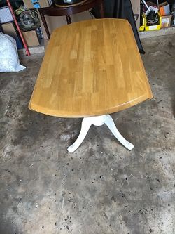 Really nice homework table and chairs $40