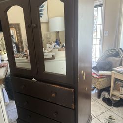 dresser
