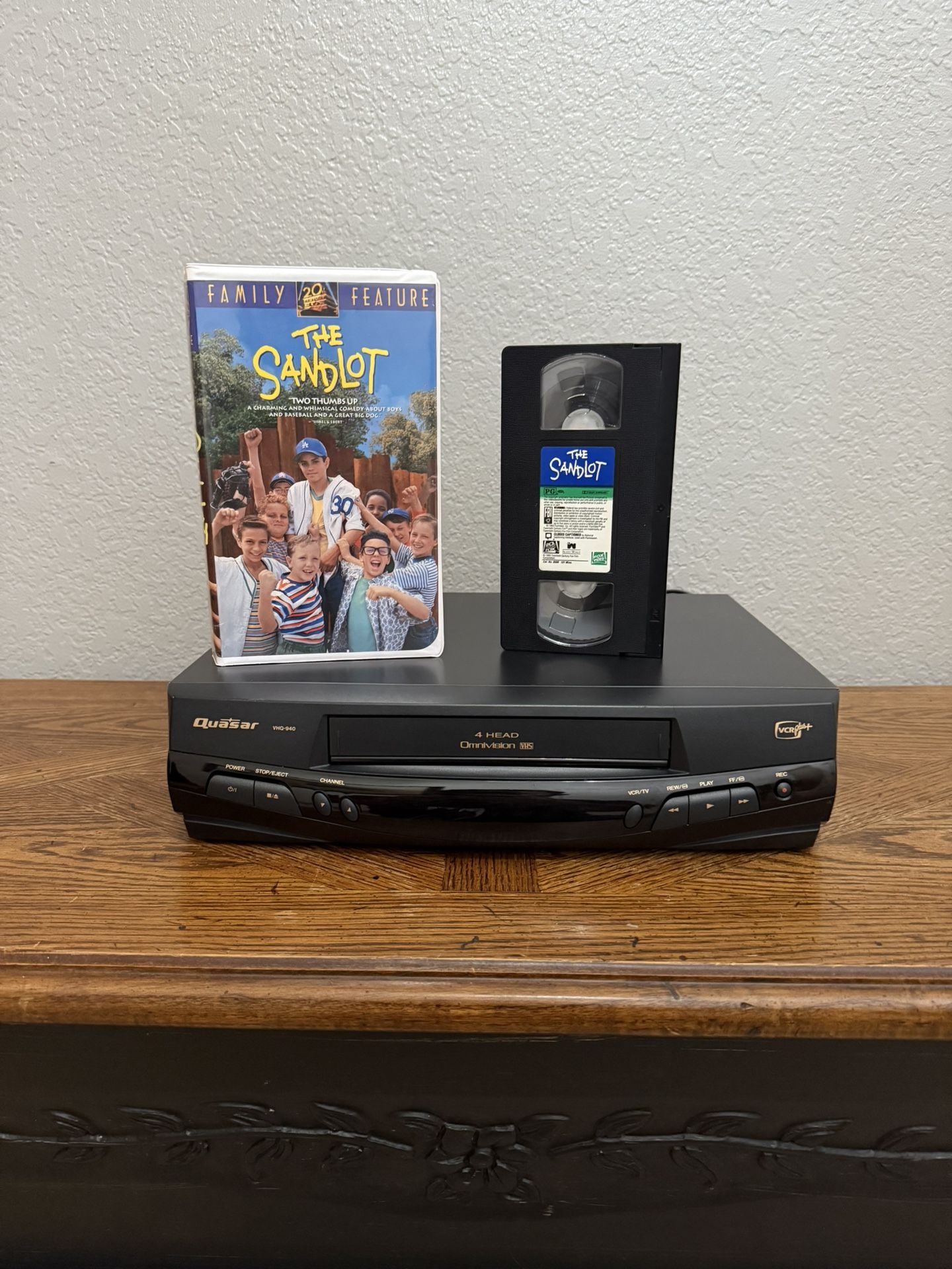 Vintage Quasar VHQ-940 VCR w/ The Sandlot VHS Bundle