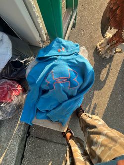 Under Armour Sweaters Size Medium