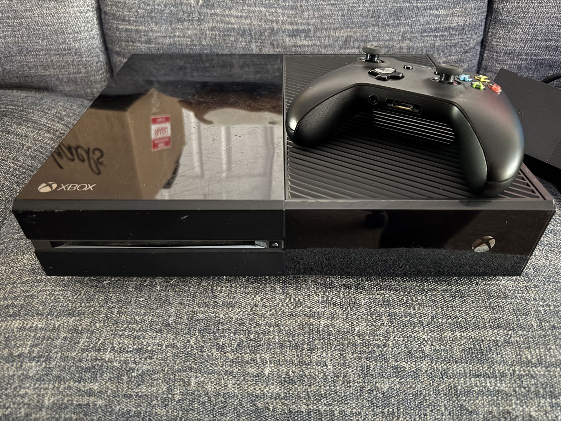 Xbox One (Launch Model) For Sale!!!