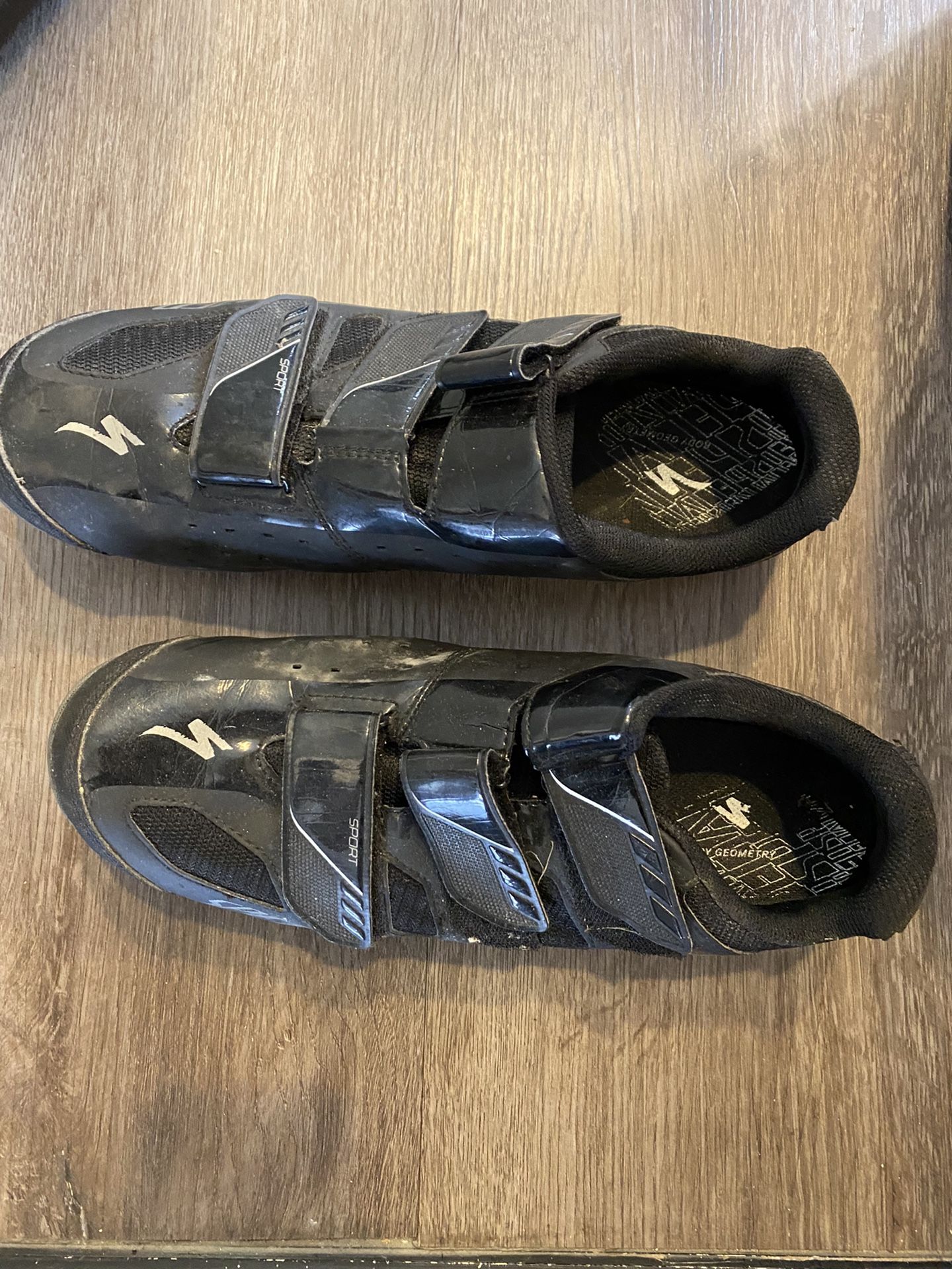 Road Bike Seat And Mountain Bike Shoes (11us)