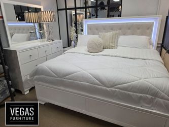 Queen Bedroom Set 4pc
