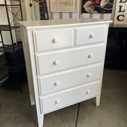 Dresser 4  Drawers All Drawers Slide, Smooth