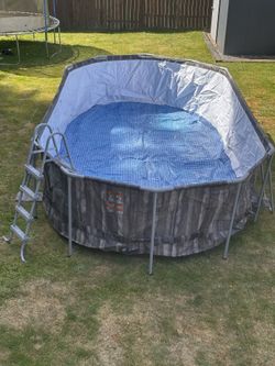 Above ground pool