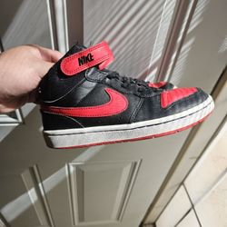 Nike boys Shoes Sz 1