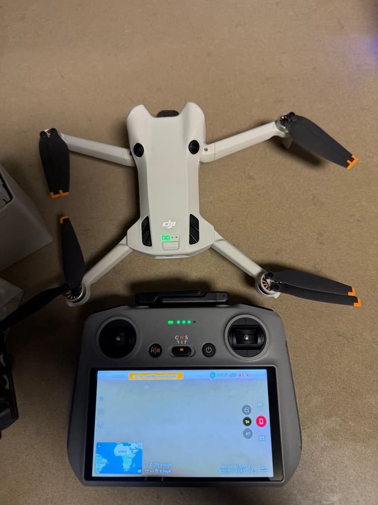 DJI mini 4 pro fly more combo.
