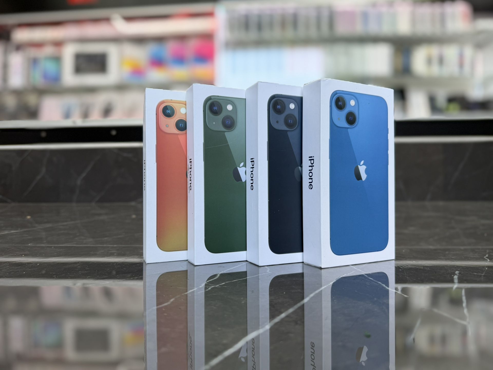 iPhone 13 ((Take It Home In Payments/ llévatelo a casa en pagos)