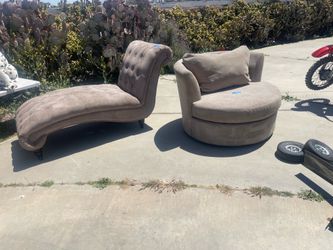 Cute sofas round one spins !