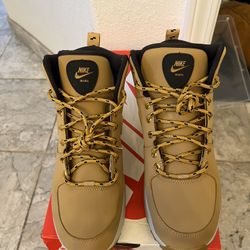 Nike Manola Boots Size 9 Brand New Inbox Never Worn