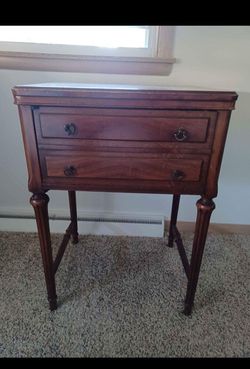 White Star Rotary Sewing Machine Table (Non Working) Thumbnail