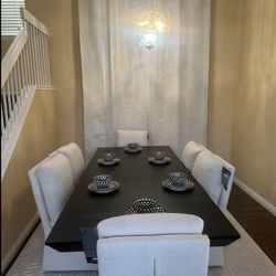Modern 6-Piece Dining Table Set – LIKE NEW