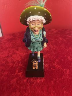 WESTLAND BIDDYS DOG HEAVEN LADY IN PURPLE COAT ITEM #12835 FIGURINE 2006