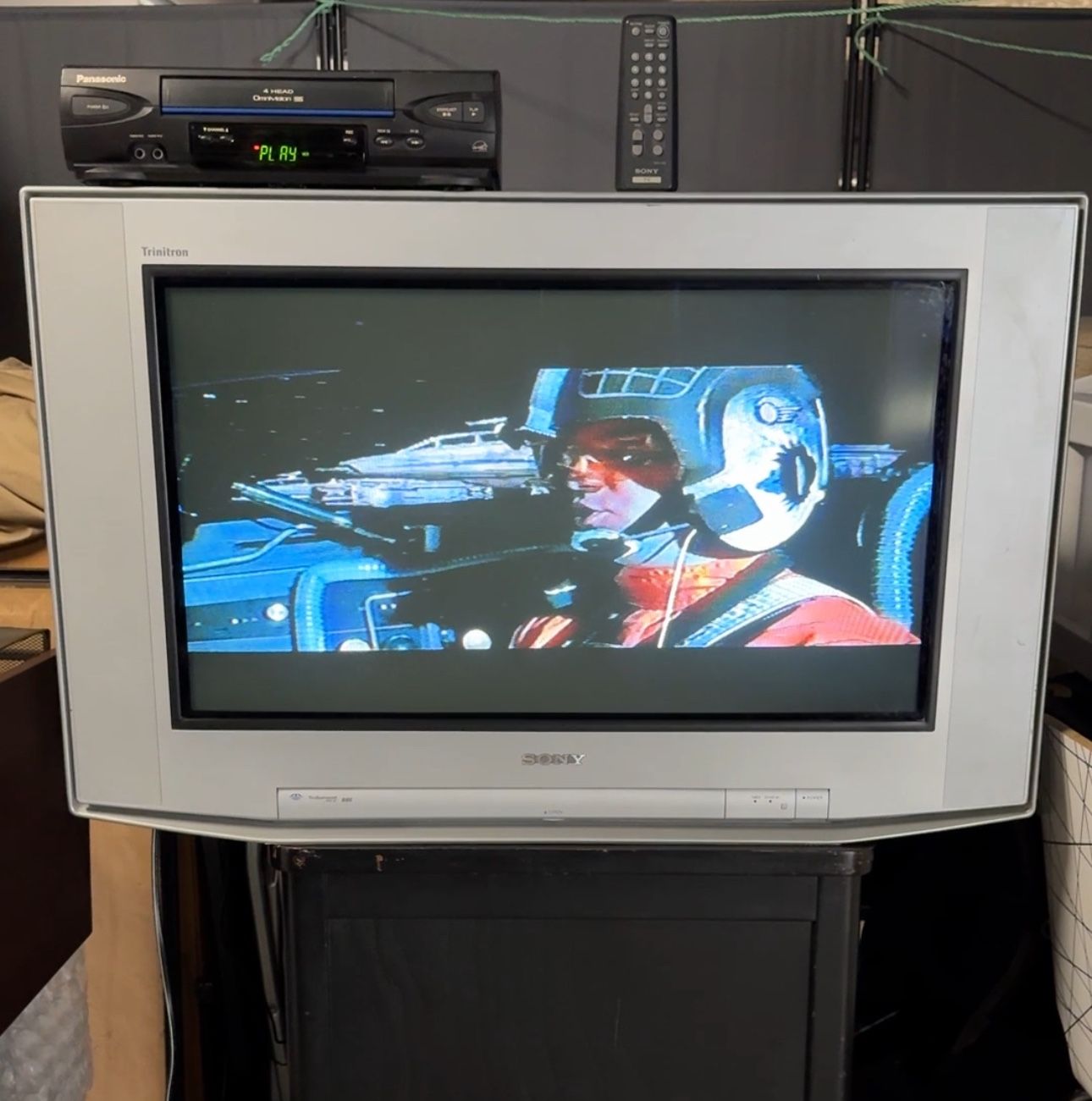 SONY KV-30HS510 30” FD Trinitron Wega HDTV-ready Widescreen CRT TV Retro Gaming at its best