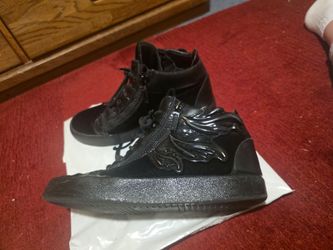 Giuseppe Zanotti black pair of high top shoes size 43 Made in Italy