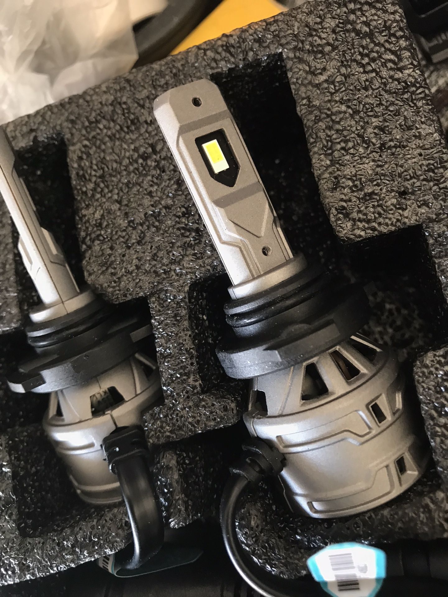 H1 LED Headlight Bulb, 10000 Lumens Super Bright LED Headlights Conversion Kit 6000K Glacier White