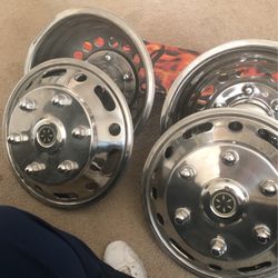 Truck Hubcaps (dually)
