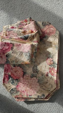 Placemats and napkins