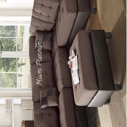 Sectional With Ottoman Reversible /// Financing Available 