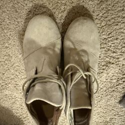 Woman’s /Juniors Tom’s Shoes 