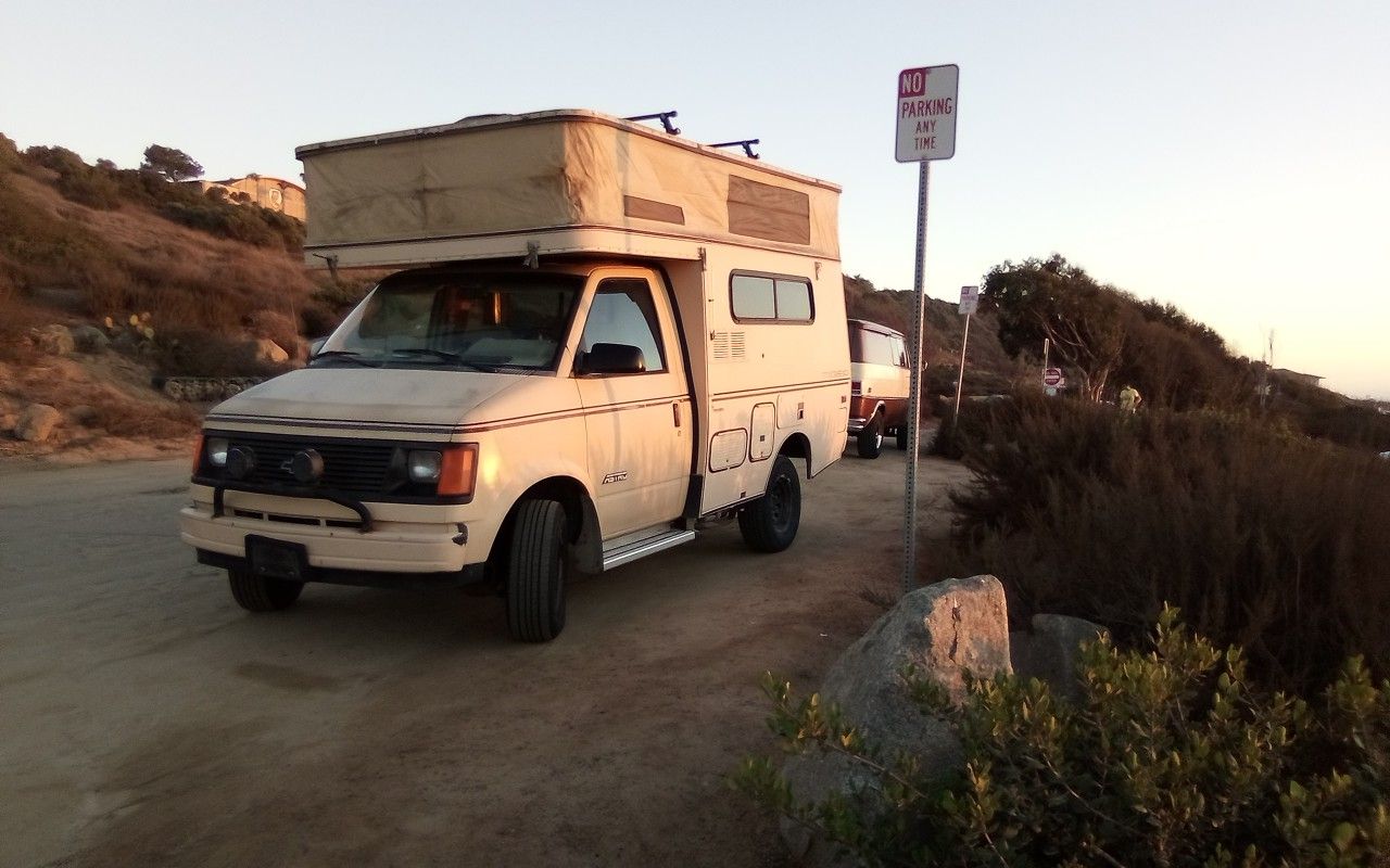 **Astro Van Pop-Top Full Camper, Lifted,  Smog Certificate and Full Tune Up**