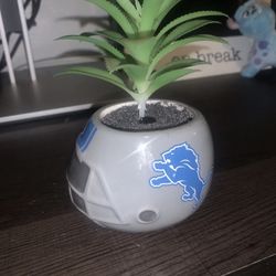 Detroit Linos Fake  Plant 