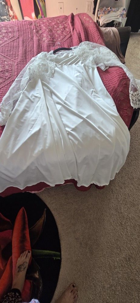 Brand New Never Worn Bridal White Dress Priced Low To Sell Quick 35$ OBO