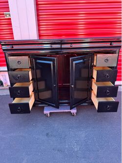 Cajonera usada buena / black dresser painted used good