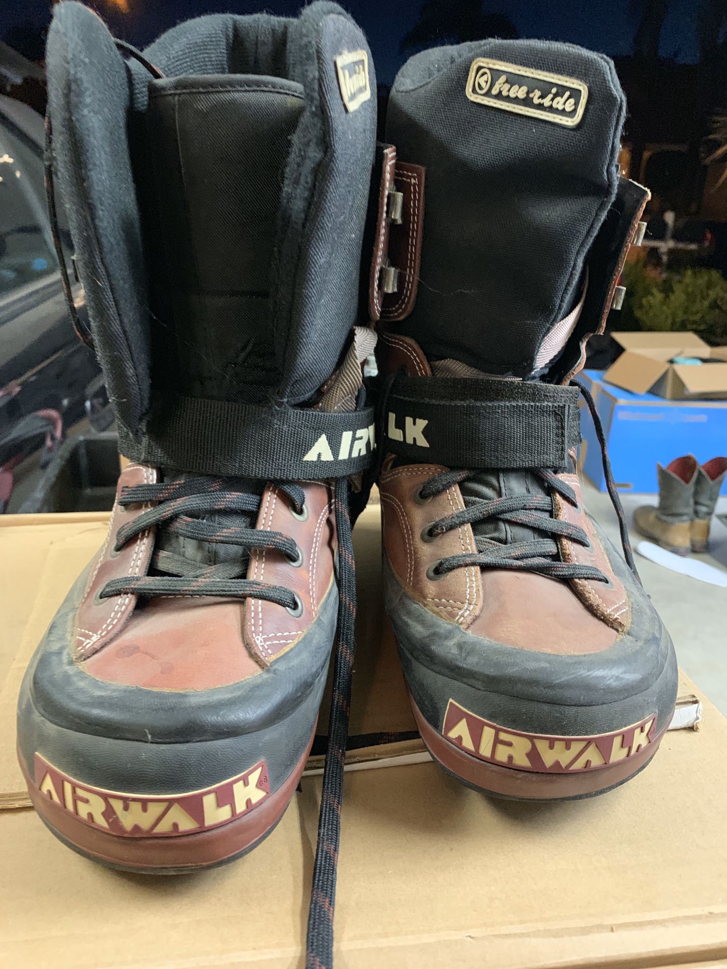 Airwalk Snowboard Boots Free Ride Size 6 Purple Grey
