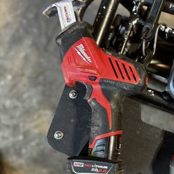 Milwaukee 18v Cordless sauzal  With Battery And Charger