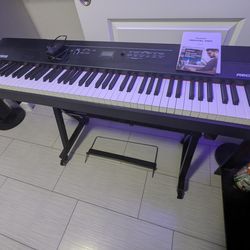 Alesis Recital Pro W/ Adjustable Stand