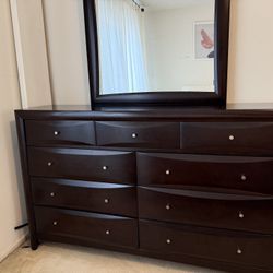 mirror dresser And Side Table 