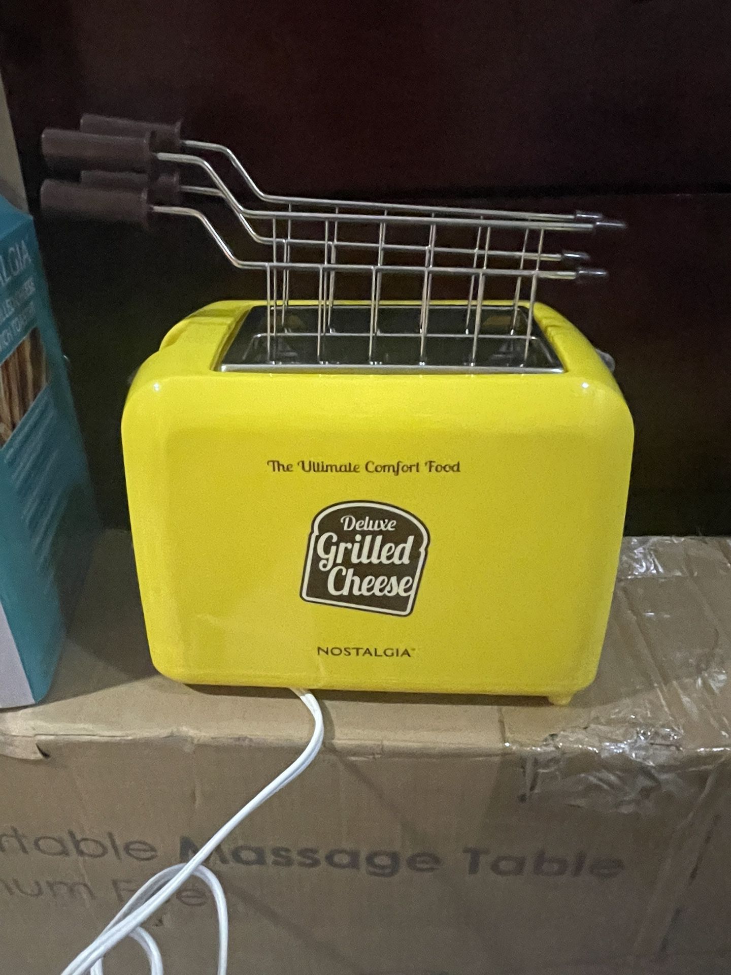 Nostalgia GCT2 Deluxe Grilled Cheese Sandwich Toaster with Extra Wide  Slots, Yellow