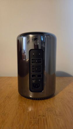 Apple Mac Pro (Late 2013) 12-Core 2.7GHz 64GB RAM 500GB SSD