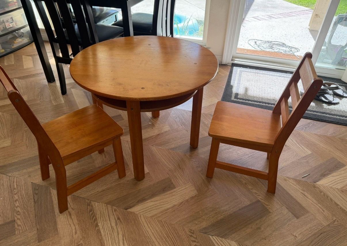 Kids table solid wood