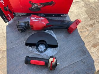 Milwaukee M18 FUEL Brushless Cordless 4-1/2 in./6 in. Braking Grinder