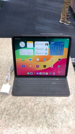 Apple iPad Pro 12.9” 4th Gen WiFi +LTE 128GB with Case & Charger (70492602)