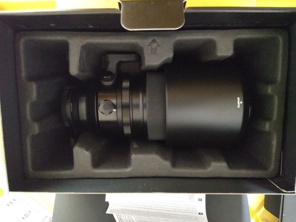 Fujifilm xf 100-400 telephoto lens pristine condition