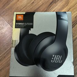 JBL Everest Elite300 headphones