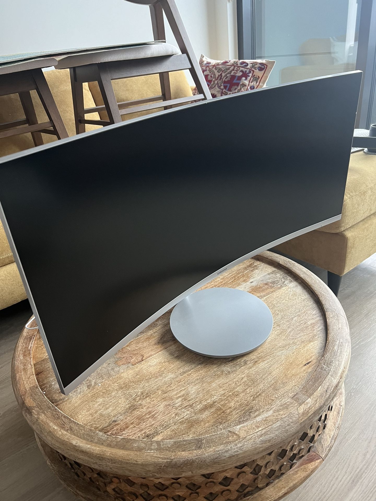 Samsung 34” Curved Monitor: ViewFinity CJ79 Thunderbold