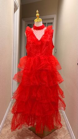 Complete Lydia Deetz Cosplay Set – Dress, Wig & Gloves Included! 🔴🖤  Red ruffled maxi dress with polka dots and a choker, size XL #maxidress #polkad
