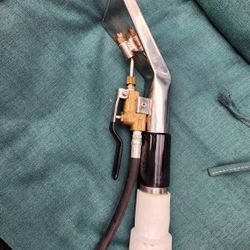 Carpet cleaner extension 