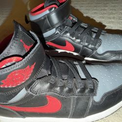 Air Jordan 1 Hi FlyEase