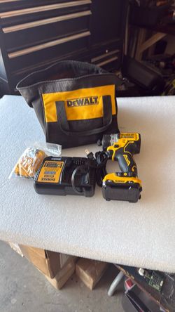 DeWalt Cordless Drill Kit with Charger and Bag