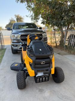 Cub Cadet
XT1 Enduro LT 42 in. 547cc Engine with Intelli Power Hydrostatic Drive Gas Riding Lawn Tractor