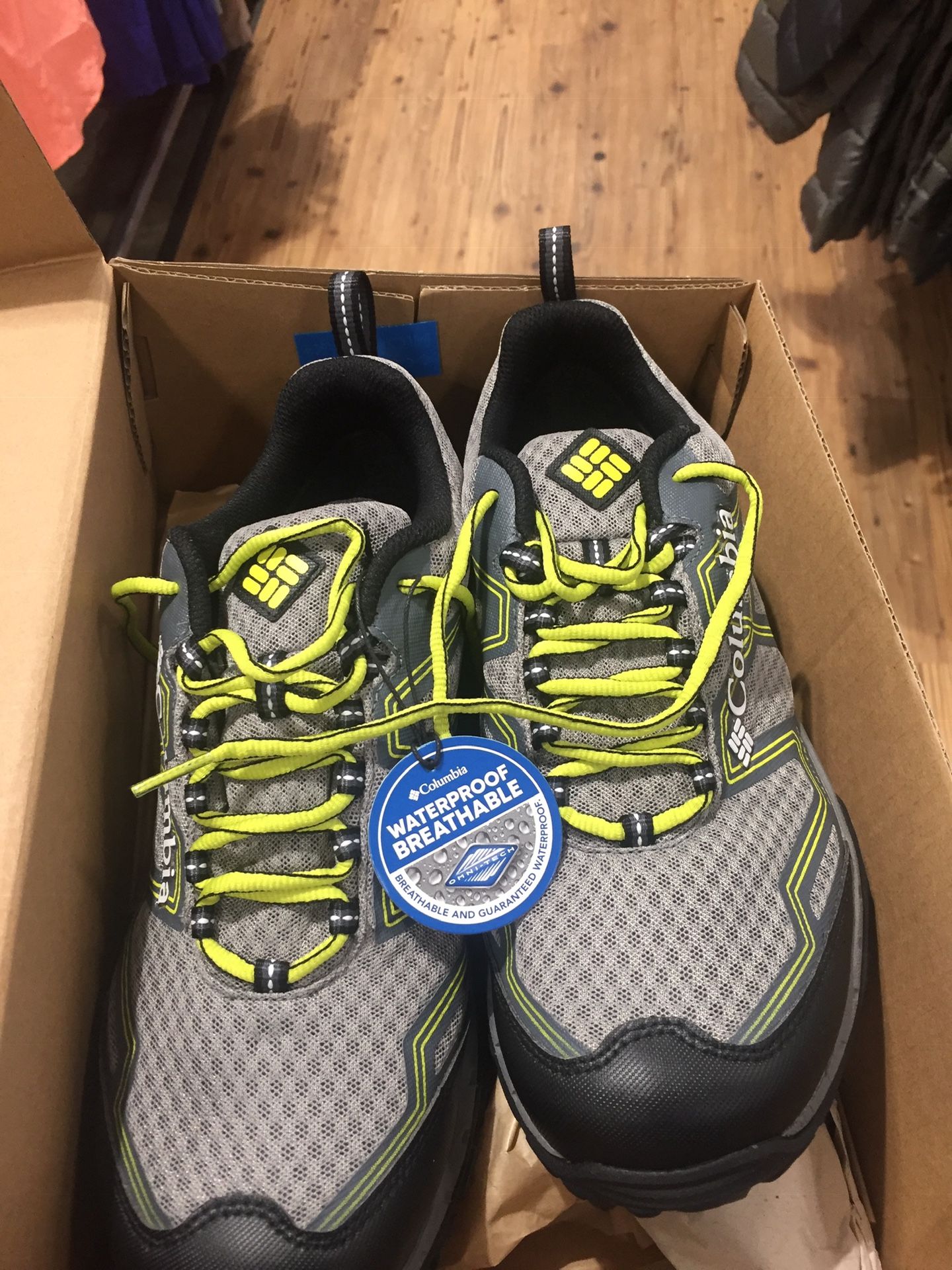 Columbia mens Pine Bluffs Omni Tech waterproof hiking shoes sneakers