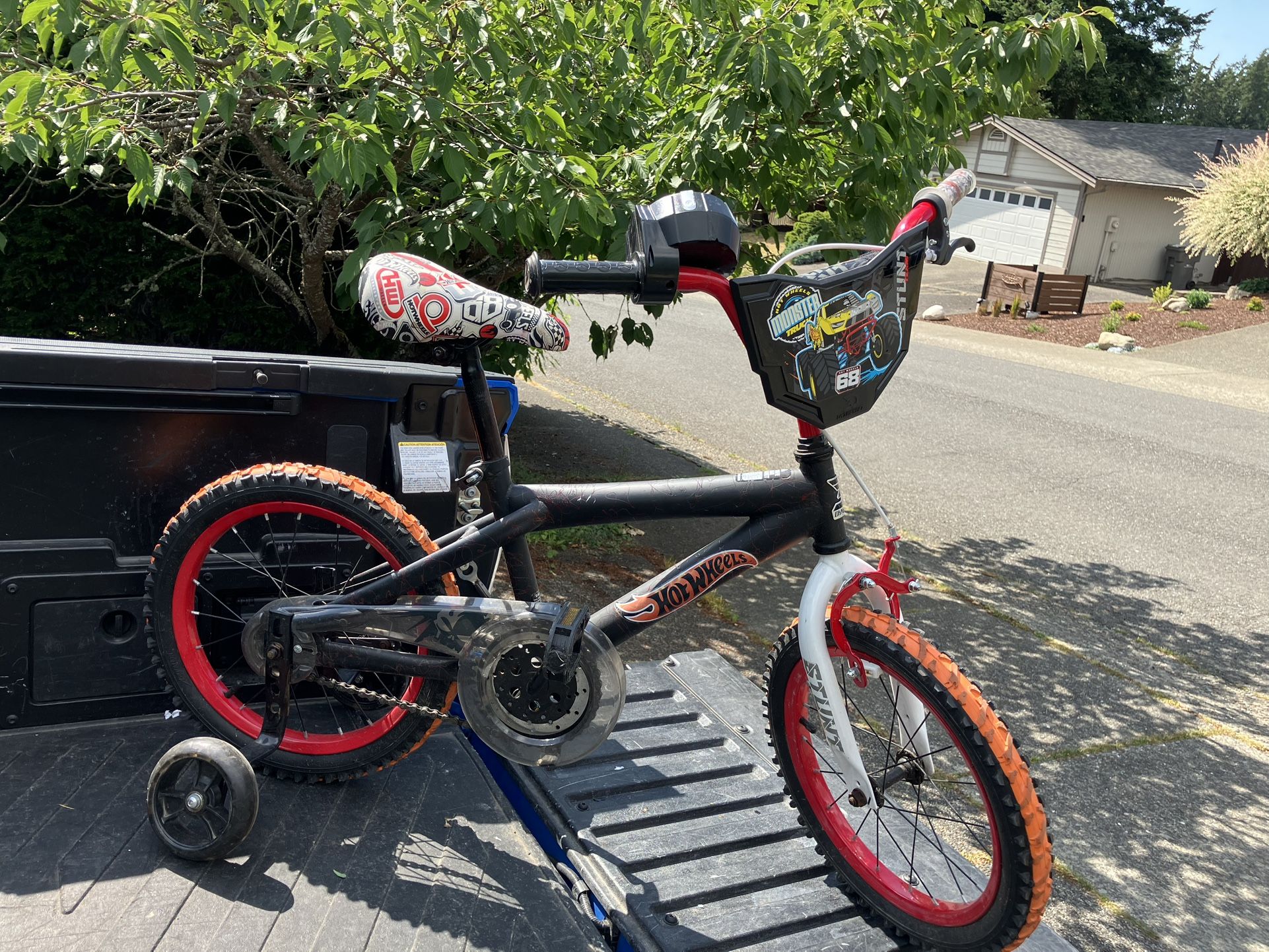 Child Kid Children Bike 16” Wheels With Training Wheels Bicycle Tricycle Trike in Good Condition