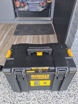 TOOL BOX DEWALT