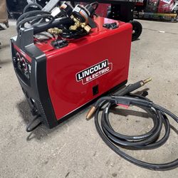 Lincoln Electric Weld-Pak 140 Amp MIG and Flux-Core Wire Feed Welder, 115V, Aluminum Welder with Spool Gun sold separately