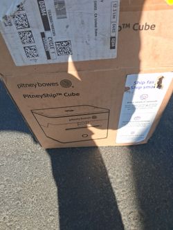 Pitney bowes tracking and shipping box